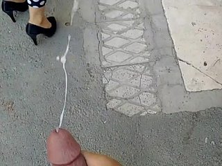 cumshot publik