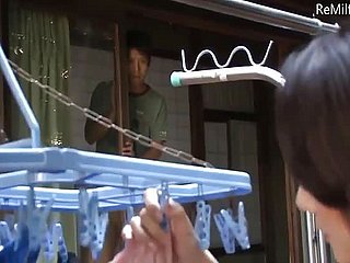 Asian japanische Mutter fing ihren Sohn masturbiert