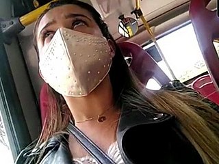 Masturbasi di bus