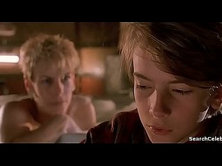 Jamie Lee Curtis dalam m. 'S Boys 1994