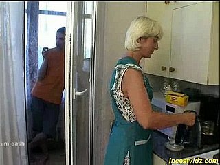Seducido en la cocina