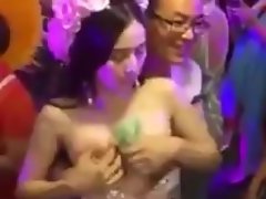 Cina Pucker Amal Buah dada