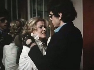Memperluas Vintage Lady Veronica Hart adalah Fucked oleh Horny Guy Robert Kerman dalam Klip Porn Classic