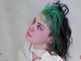 Humilied Assylo Teen se bombea el culo