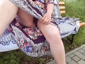 Hairy Mature w przezroczystej sukience