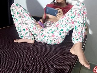 Breast-feed sebenar desi India ditangkap melancap