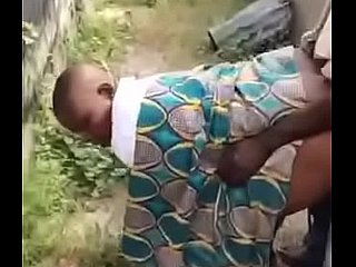 伝統的なアフリカのドッグスタイル