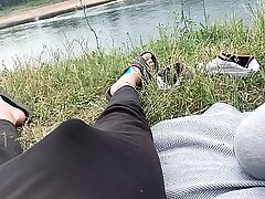 صديقي الجميل امتص ديك في الهواء الطلق