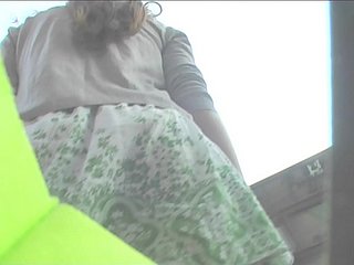 Voyeur casus gizli cam kovalayan halka açık upskirt buchharest romanya 3