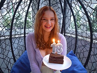 Pieprzyła chudą sut, kiedy skończyła 18 lat - Verlonis