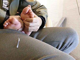 Chinese Footjob - Cums Masseuse di Kaki Pelanggan