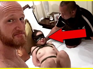 أنا أستخدم صديقة المراهق الهواة الآسيوية هذه ... وهي