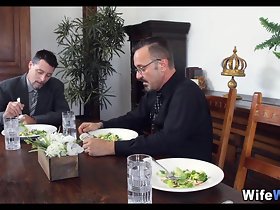 Nourisher Femme est une Pute