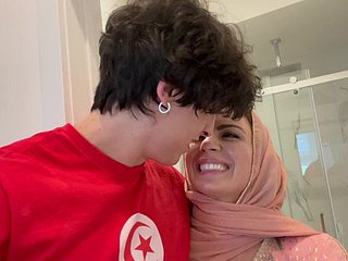 Alina Benefactor suka vaginanya dimakan