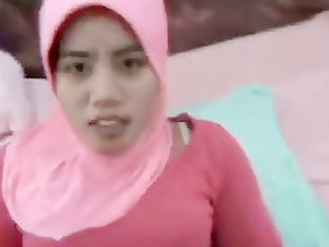 Saya Cum Beyond A Sharper Arab Istri & # 039; s Hijab