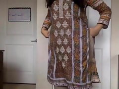 desi catholic Stripping their way Salwar Kameez to Meagre coupled with Pleasantry us