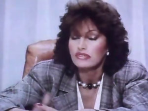 Teresa Orlowski elegancki i wytryski