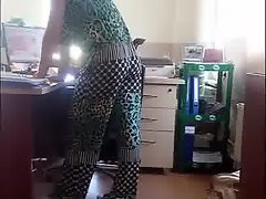 caméra cachée au secrétaire du bureau,