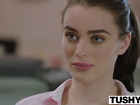 Tushy Lana Rhoades bir Anal Şov'da Vurmuş
