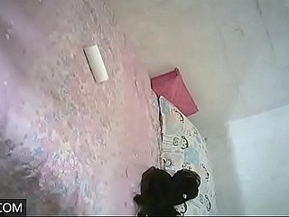 Ren Ge, przydrożny causeuse fryzjerski, pomieszczenie z bronią, seks w niepełnym wymiarze godzin, delikatna dziewczyna, która nie materfamilias w pełni rozwiniętych genitaliów, dialog mandaryński