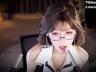 Zhang Ailing's ASMR Douyu کا لمیٹڈ بوسہ زبانی لہجہ۔ مزید فوائد کے لیے