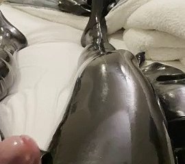 Rubbergimp broad in the beam cum