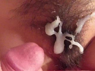CUMSHOT PADA FAMIH BERBULU