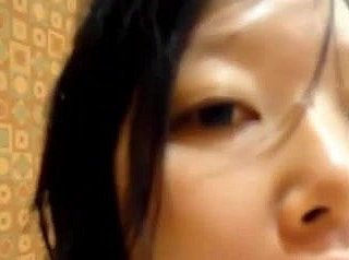 un autre joli sperme chinois dans freeze bouche