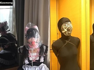 Xiaomeng Young lady und Zentai Bagged Inkontinenz