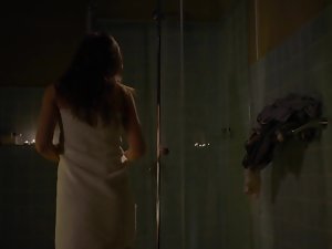 Wrong Turn 5 (2012) - escena de sexo