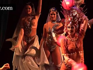Famoso Caberet francese