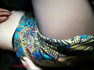 御姐搭上顺风车被老司机下药到矿泉水里