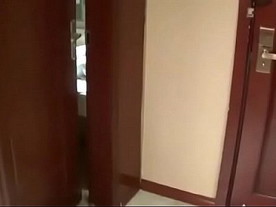 爱剪辑 - 娱乐会所丝袜高跟鞋美女特别服务场面淫荡对白超级下流（看片看直播加微信pss2018666）