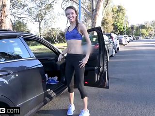 zorra pequeña de esta semana es frigidity Caridad Crawford, una pequeña morena clothes-brush un gran conjunto de tetas que le encanta mostrar, sobre todo cuando planees