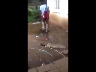 彼のコックに驚かさアフリカの女性