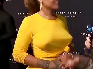 Rihanna cyce twarde sutki