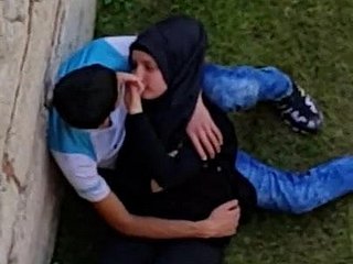 hijabi วัยรุ่นอาหรับ