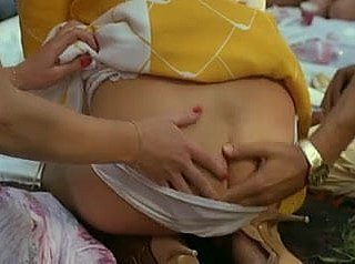 Les Femmes Mariees layer penuh