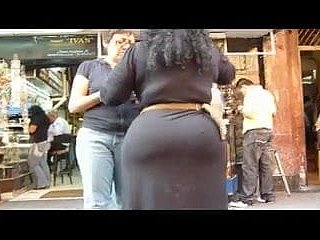 Mexicana culona na rua.