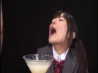Ryoko Hirosaki Gokkun tragar. CENSURADO