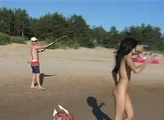 Saksikan payudara di dalam publicize dari remaja nudist ini