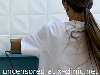 peperiksaan gadis-gadis muda di klinik gyno