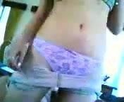 gadis remaja armenian meniup
